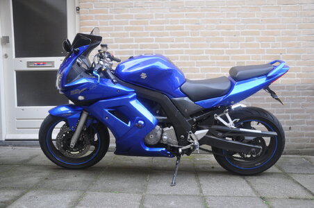 Mooie SV650 met volledige kuip en ABS