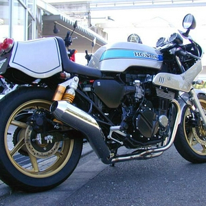 CB 750 Silver Whouse 03.jpg