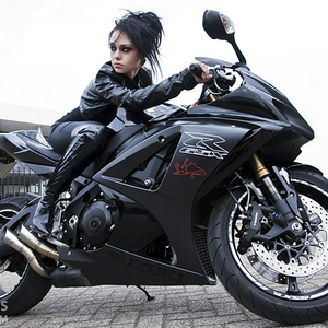 web-Kris250410-3156B!.jpg