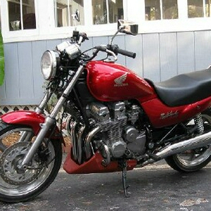 Honda CB750 Nighthawk met CBX750F kin spoiler