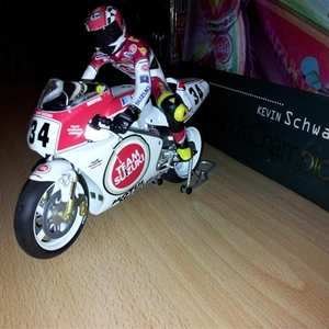 revi'kevin (Small).jpg