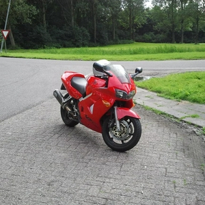 vfr 800