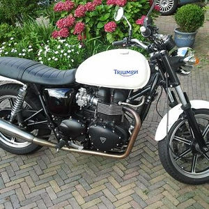 kleiner bonneville.JPG
