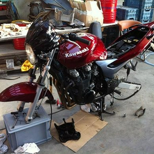 Kawasaki zr7