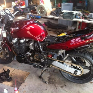 Rode Kawasaki zr7