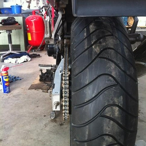 Rode Kawasaki zr7