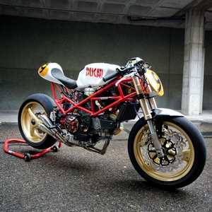 radical-ducati-9-1-2-half-16.jpg