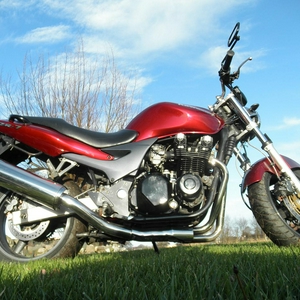 Kawasaki zr7