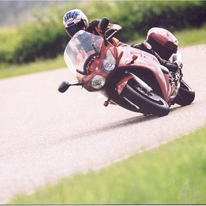rechts_fjr1300.jpg