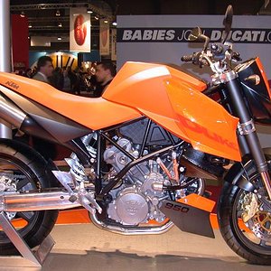 ktm2.jpg