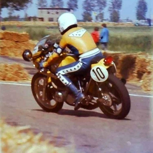 oss_1974__harrie_vd__kruijs_egli_honda.jpeg