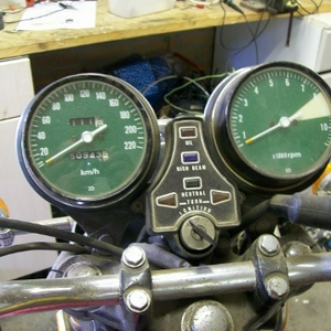 CB750 tellers