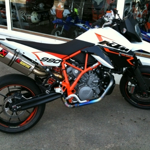 KTM-990-SMR-09.jpg
