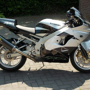 ZX9R