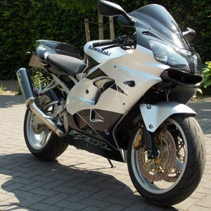 ZX9R
