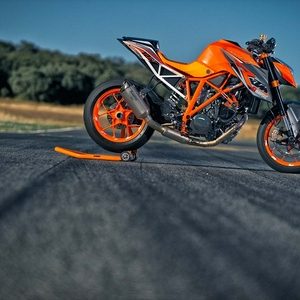 2014-ktm-1290-super-duke-r-04.jpg