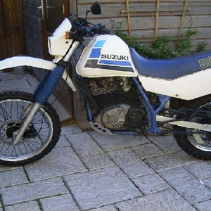 Suzuki DR600.jpg
