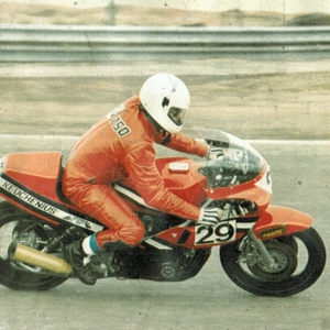 moto210.jpg