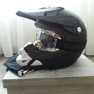 Matzwarte crosshelm maat S
