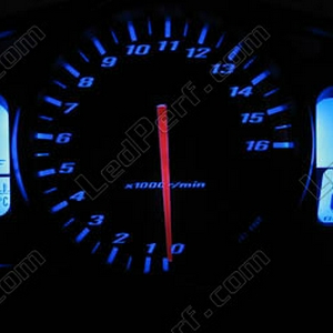compteur_bleu_suzuki_gsr_600.jpg