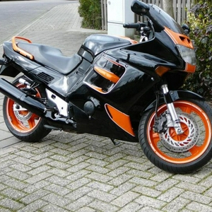 CBR1000F