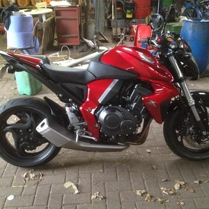 cb1000r
