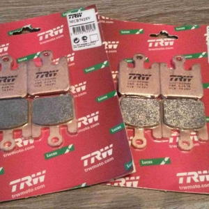Set remblokken TRW mcb742sv