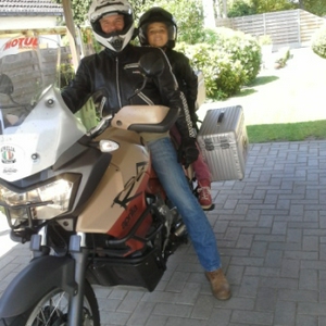Roly en Pa op de Aprilia.jpg