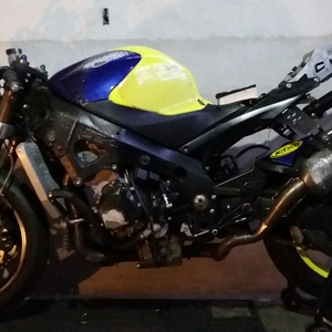 Suzuki GSXR 1000 k7 racer