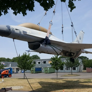 f16-3.jpg