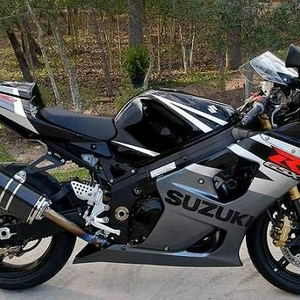 suzuki-gsxr1000-04-bikepics-199902