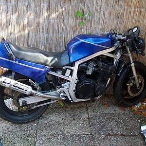gsxr 750.jpg