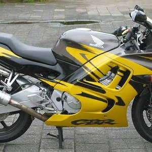CBR600 Rechts ~1.JPG