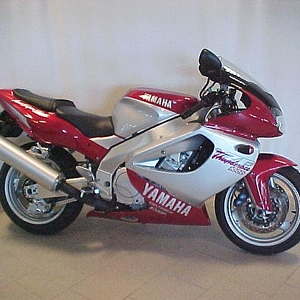 yamaha yzf 1000 thunderace.jpg