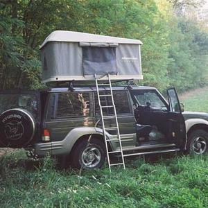 galloperwithtent.jpg