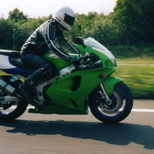 ZX7R_11.JPG