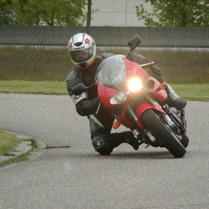 tl1000.JPG