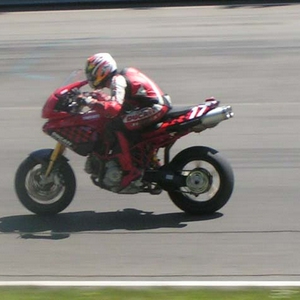 ducstrada.jpg