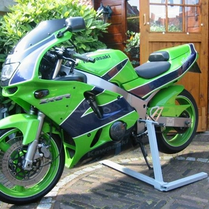 kawasaki zx6r 1996.jpg