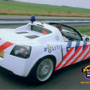opel_speedster_640x480.jpg