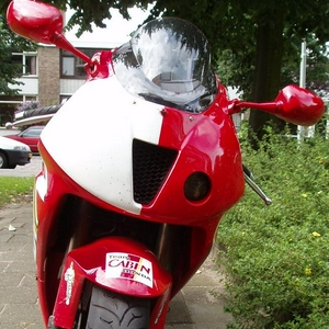 honda vtr  sp1 voorkant.JPG