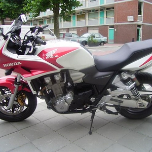 cb1300sa-001-links2.JPG