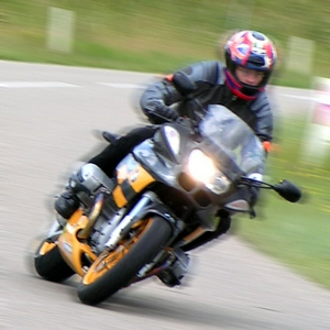 WordlbeaterR1100S.jpg