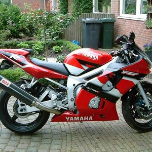 R6 2001.jpg