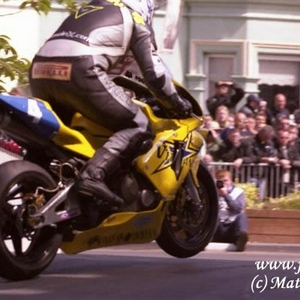 TT_2005_Ballaugh-Bridge_08_05_06_50