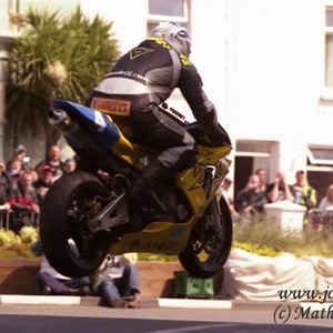 TT_2005_Ballaugh-Bridge_08_05_06_50