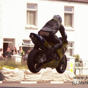 TT_2005_Ballaugh-Bridge_08_05_06_50