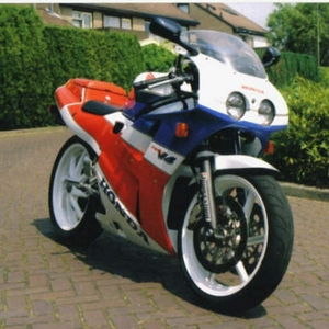 VFR400 v.jpg