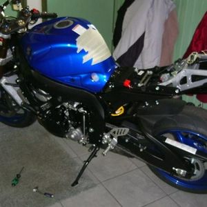 GSXR gedemonteerd 1.JPG