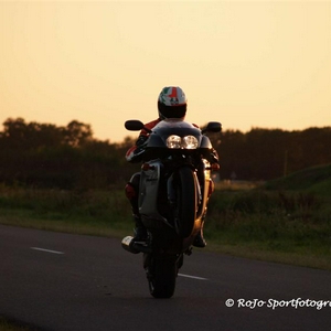 wheelie thunderace!.jpg